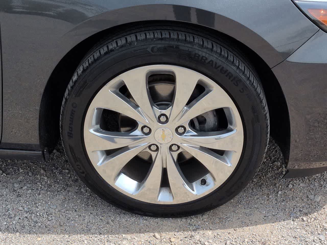 Used 2017 Chevrolet Malibu Premier FWD image 13