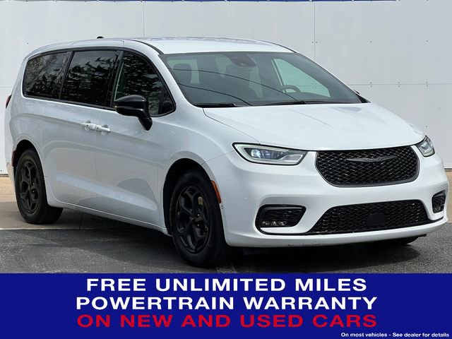 Used 2024 Chrysler Pacifica Limited FWD image 1