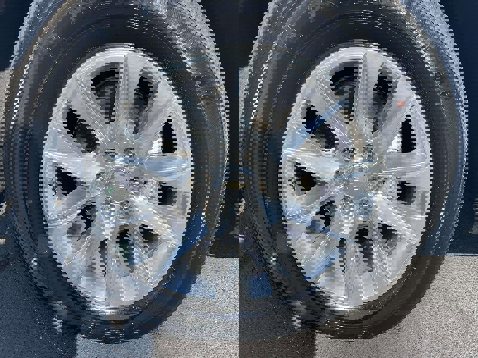 Used 2023 Chevrolet Suburban Premier AWD/4WD image 9