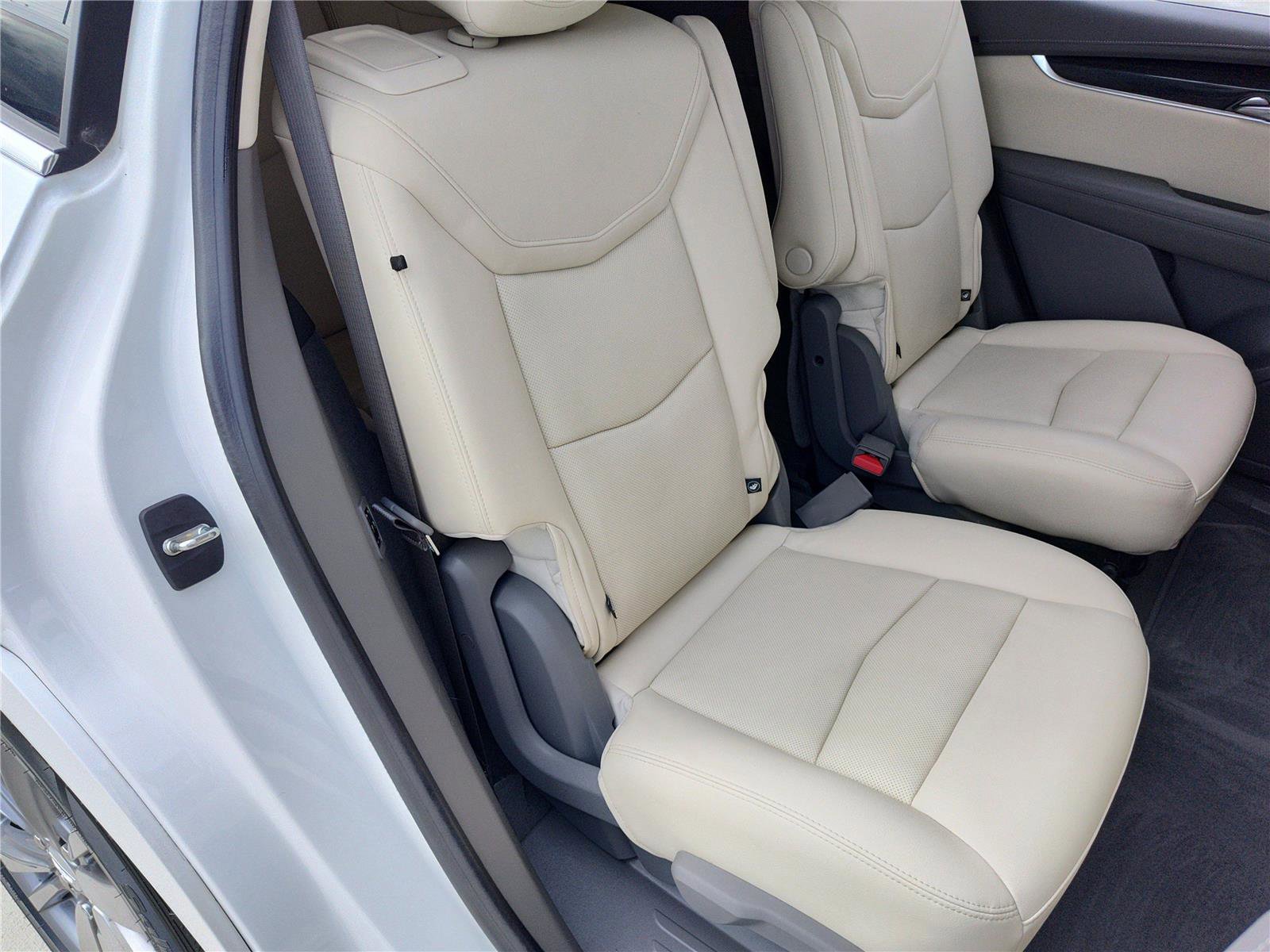 Used 2022 Cadillac XT6 Premium Luxury w/ Technology Package image 27