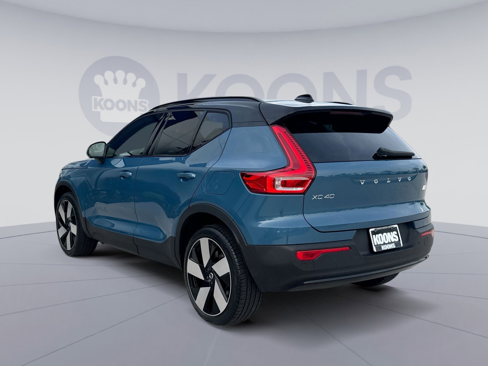 Used 2023 Volvo XC40 Recharge Ultimate AWD/4WD image 4