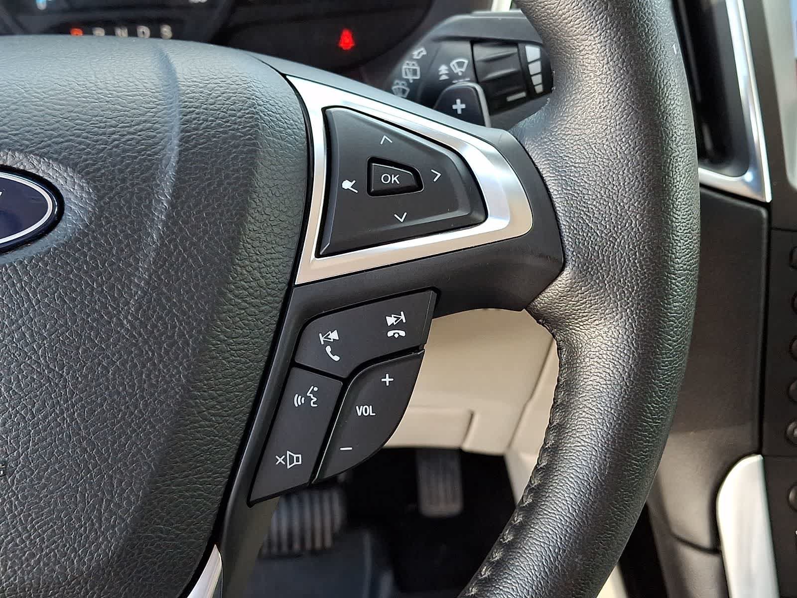 Used 2018 Ford Edge Titanium w/ Equipment Group 301A AWD/4WD image 25