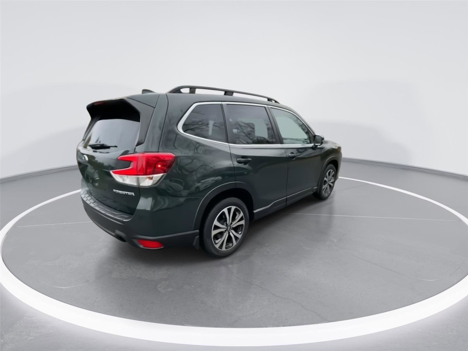 Used 2022 Subaru Forester Limited image 8