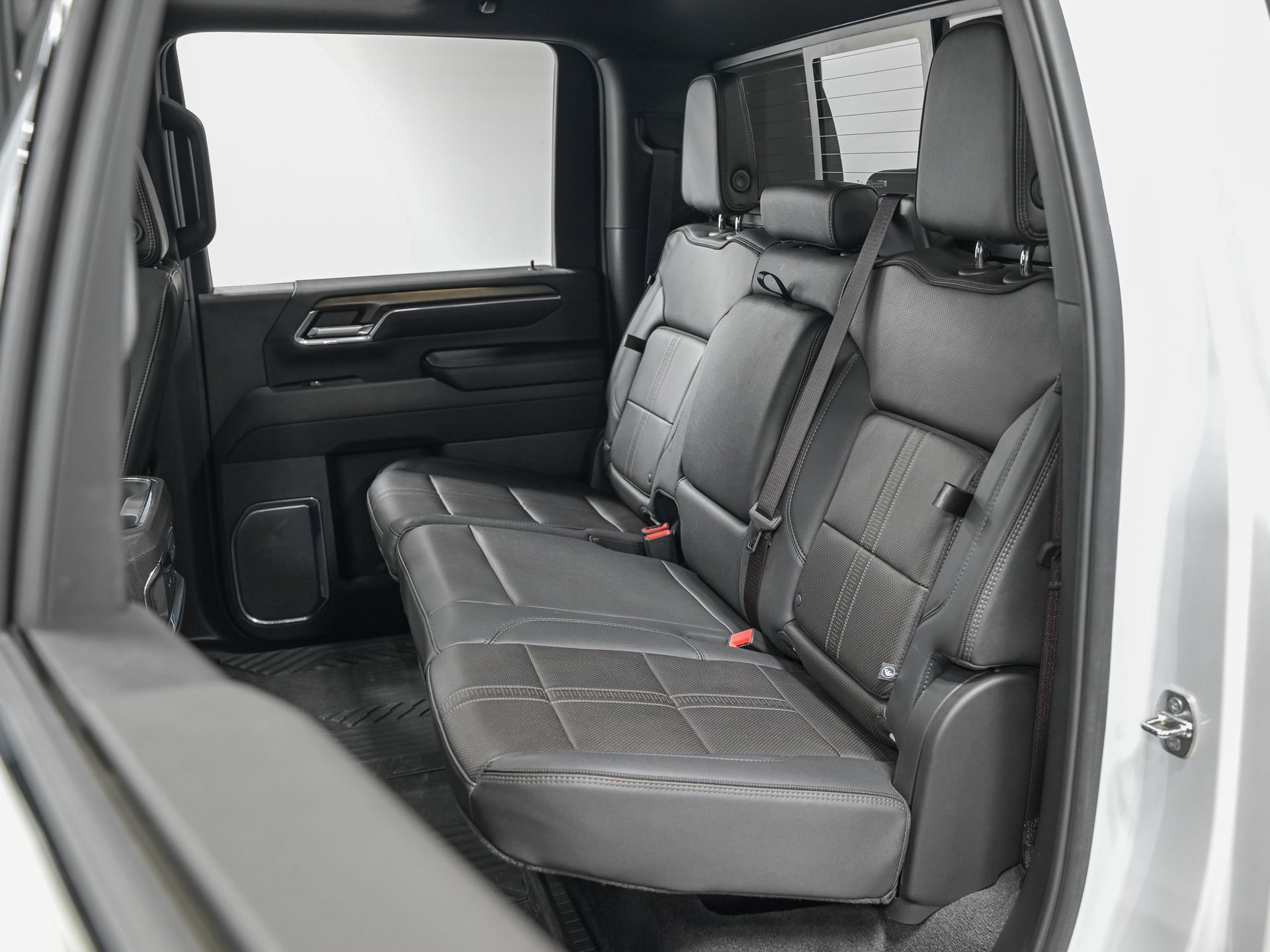 Used 2024 Chevrolet Silverado 2500 High Country w/ High Country Premium Package AWD/4WD image 28