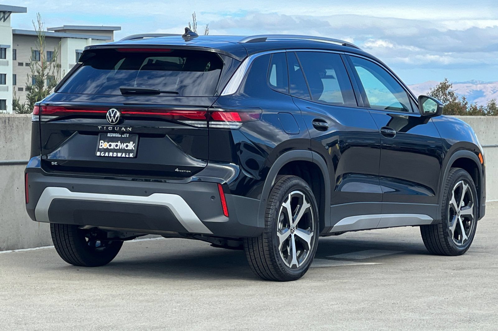New 2026 Volkswagen Tiguan SE AWD/4WD image 4