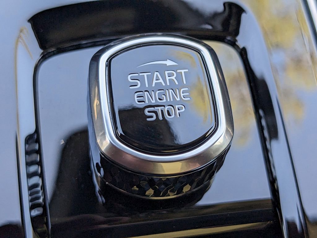 New 2025 Volvo XC90 B6 Plus image 31