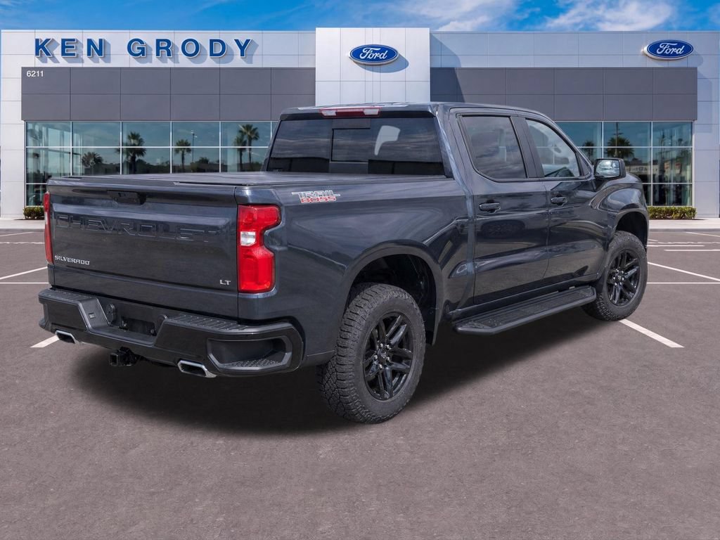 Used 2021 Chevrolet Silverado 1500 LT Trail Boss w/ Convenience Package II AWD/4WD image 4