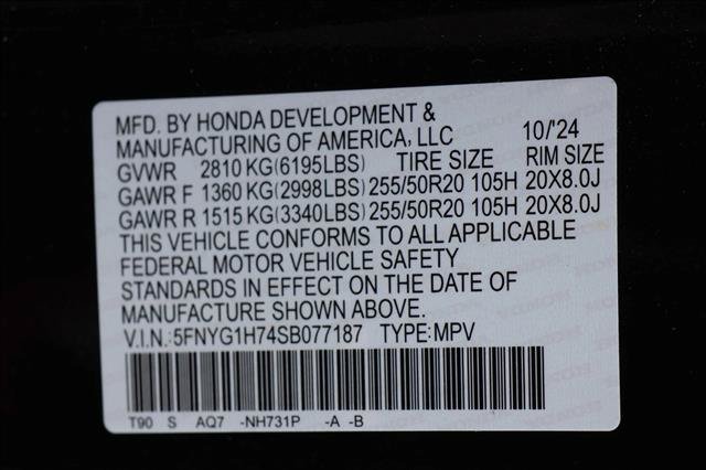 Used 2025 Honda Pilot Touring image 17