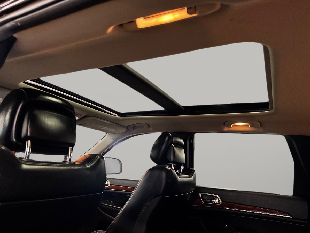 Used 2013 Jeep Grand Cherokee Limited w/ Trailer Tow Group image 27