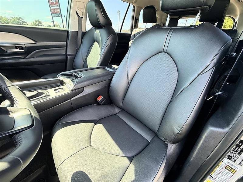 Used 2026 Toyota Grand Highlander FWD image 18