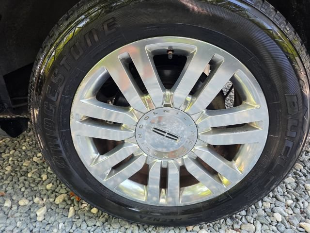 Used 2013 Lincoln Navigator L 2WD image 10