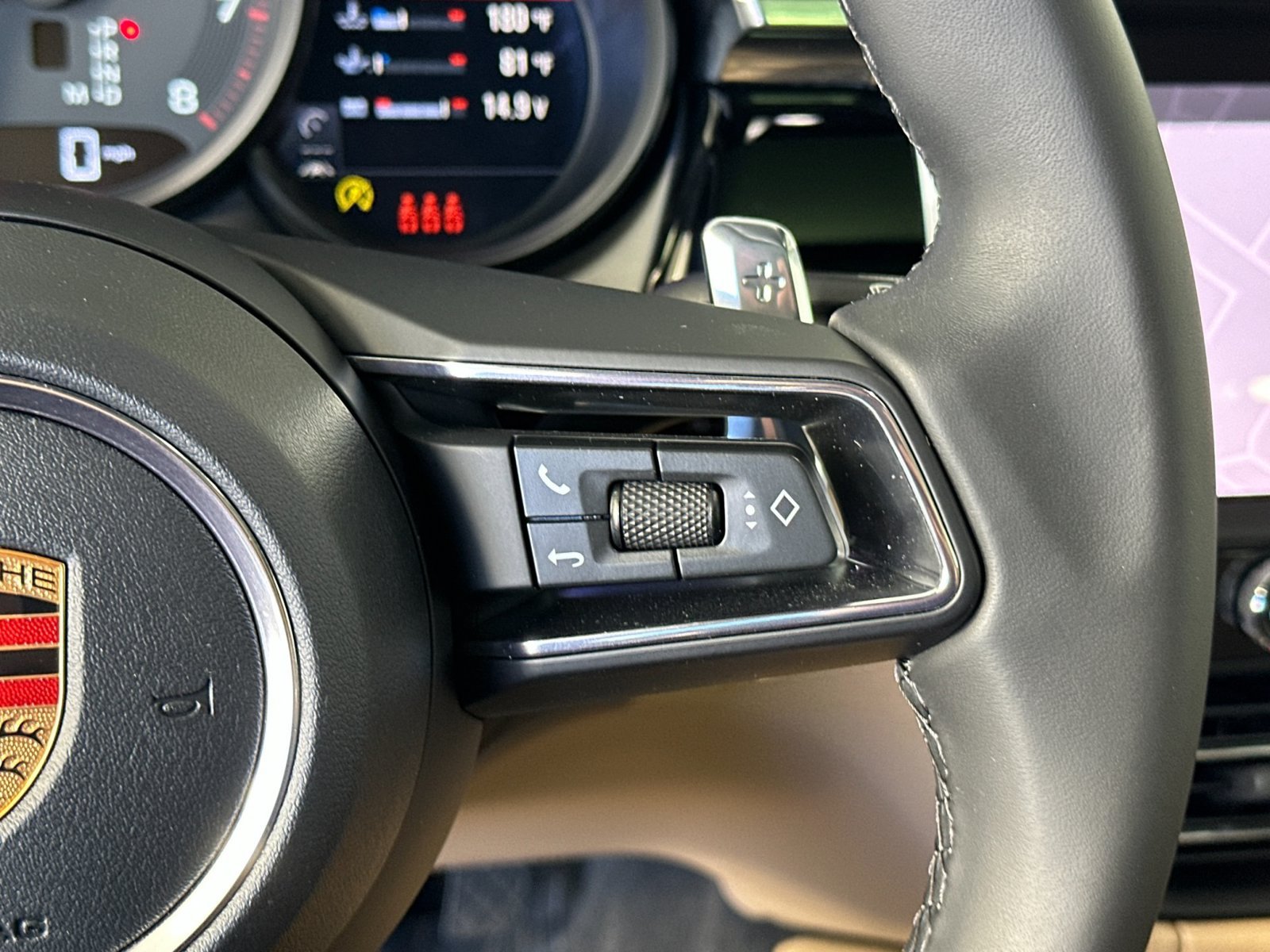 Certified 2026 Porsche Macan AWD/4WD image 28