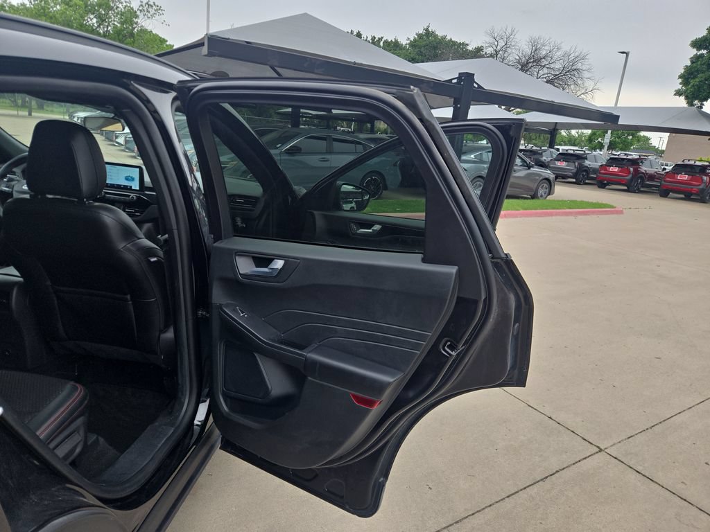 Used 2025 Ford Escape ST-Line AWD/4WD image 14