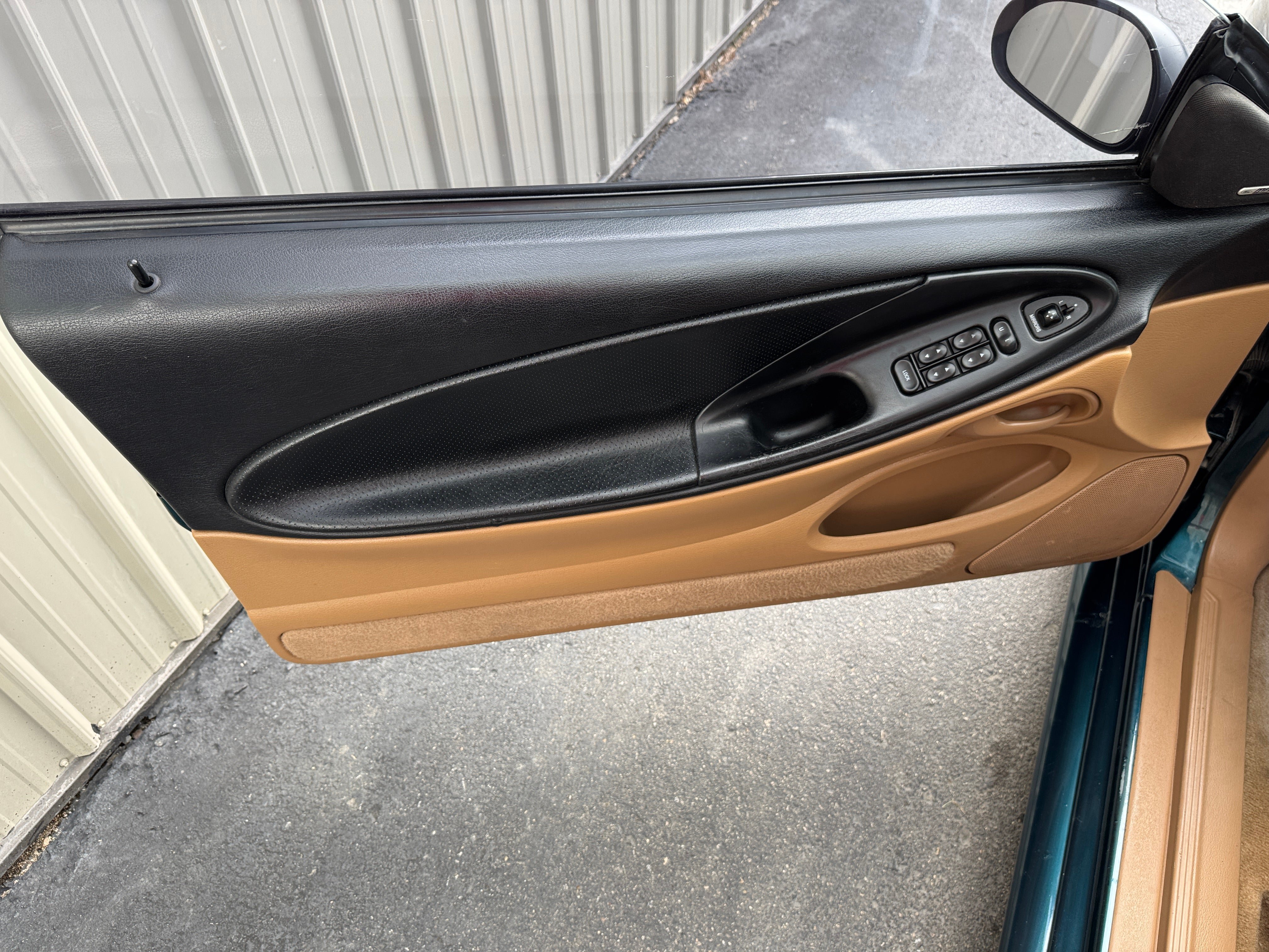 Used 1995 Ford Mustang GT RWD image 8