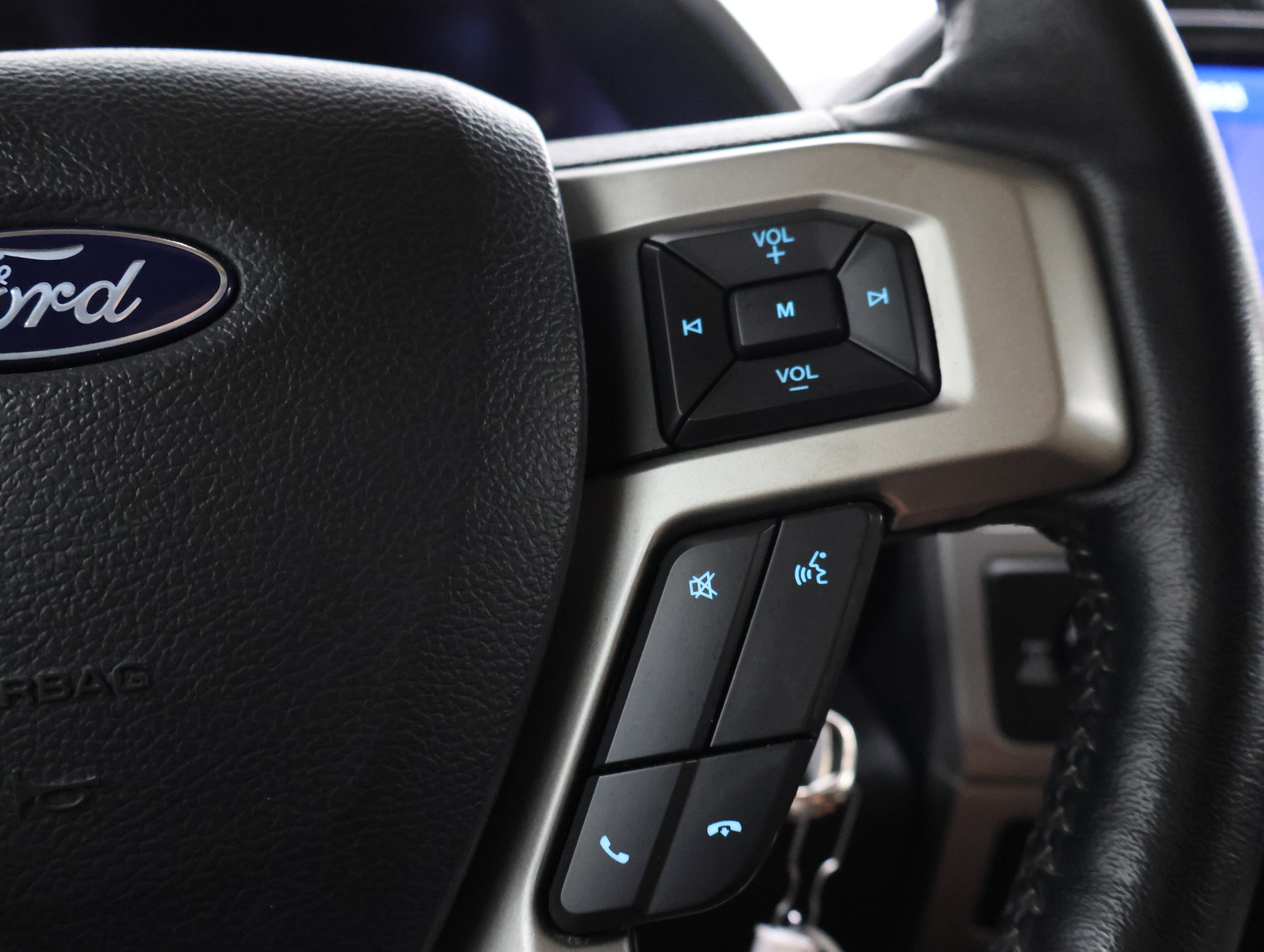 Used 2022 Ford F250 Lariat w/ Lariat Value Package AWD/4WD image 16
