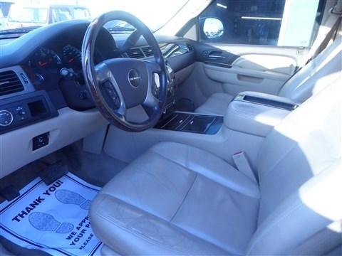 Used 2014 GMC Yukon XL Denali image 16