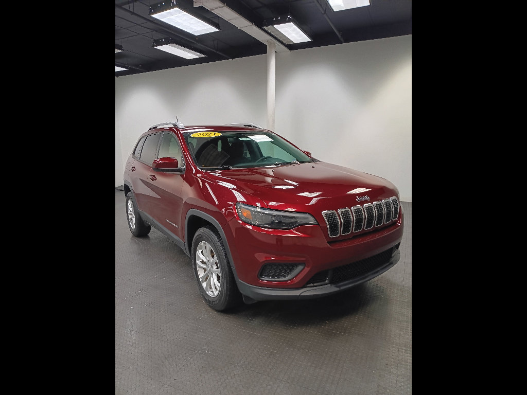 Used 2020 Jeep Cherokee Latitude w/ Cold Weather Group image 7