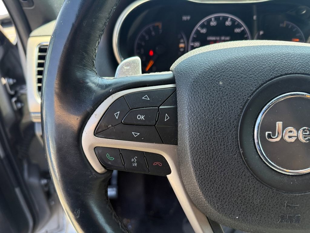 Used 2017 Jeep Grand Cherokee Laredo AWD/4WD image 21