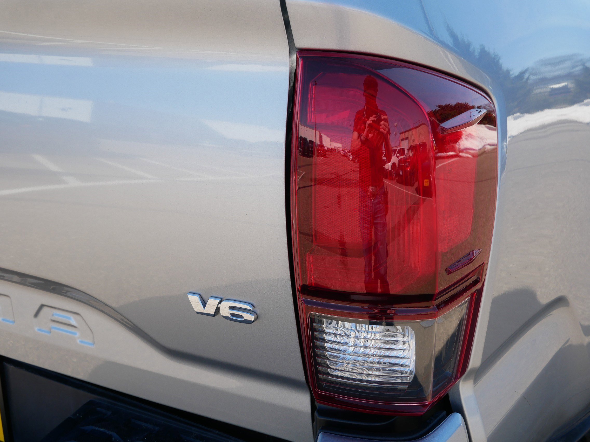 Used 2022 Toyota Tacoma SR image 17