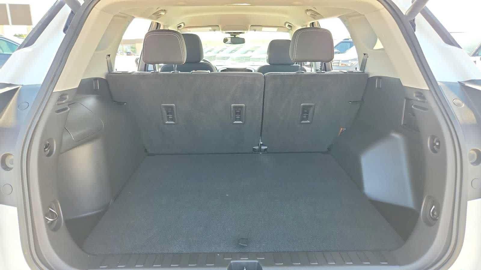 Used 2022 GMC Terrain SLE w/ Driver Convenience Package AWD/4WD image 26