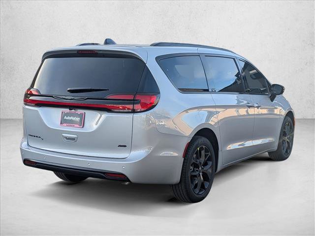 New 2026 Chrysler Pacifica Select w/ S Appearance Package AWD/4WD video 2