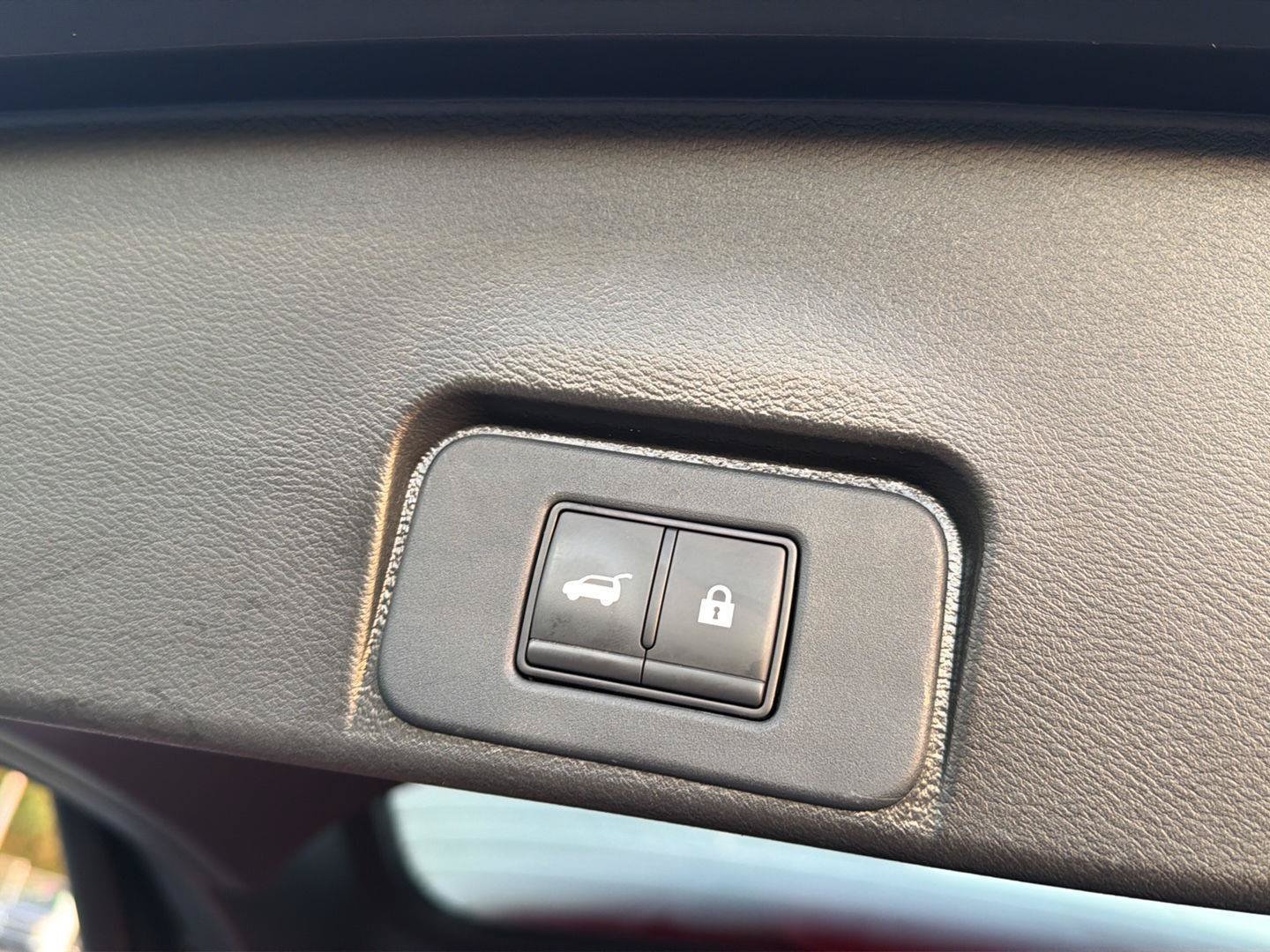 Used 2023 Nissan Rogue SL w/ SL Premium Package FWD image 37