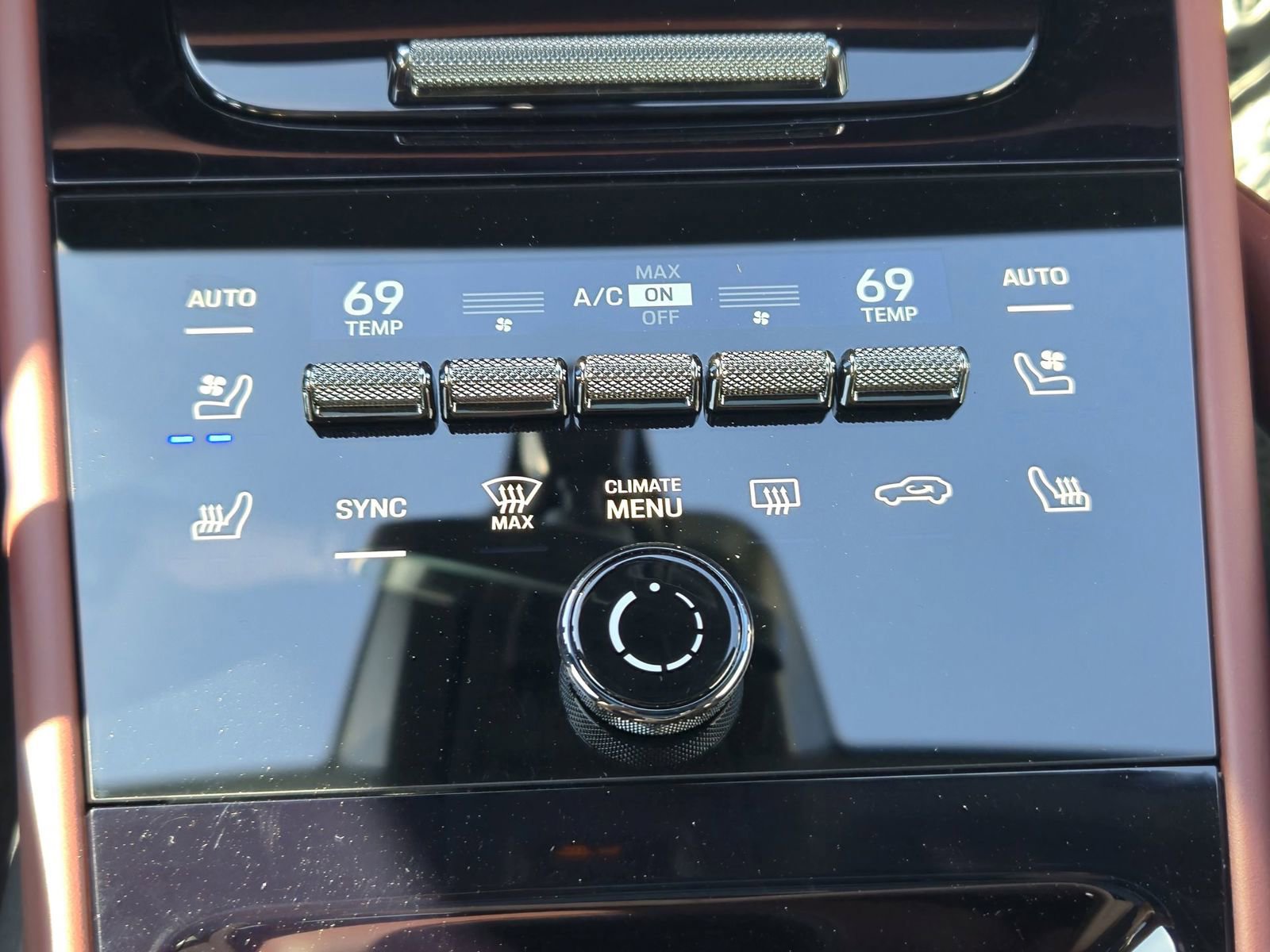 Certified 2025 Porsche Cayenne E-Hybrid image 28