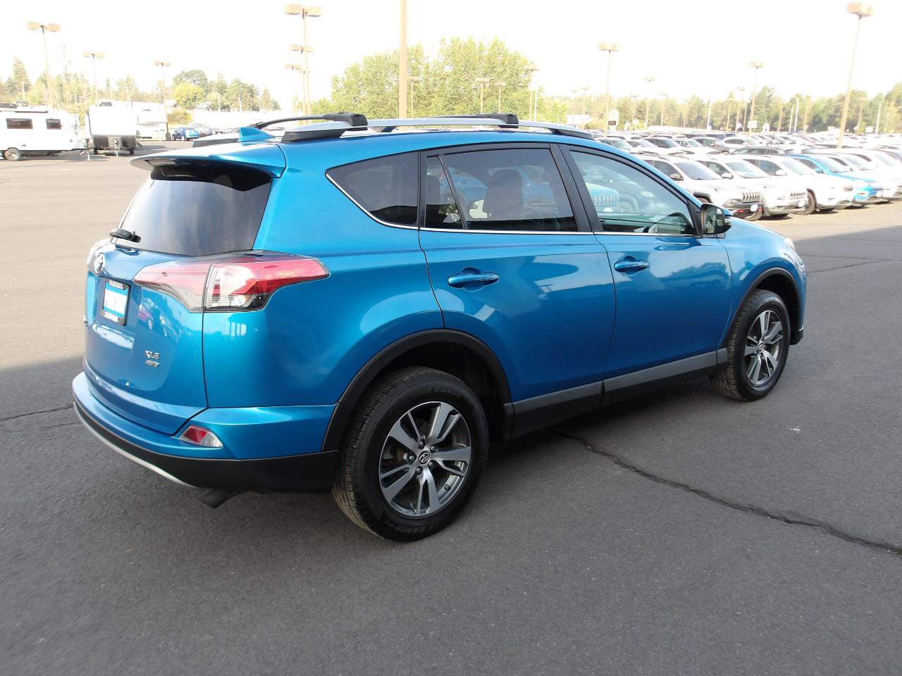 Used 2017 Toyota RAV4 XLE w/ All Weather Liner Package AWD/4WD image 5