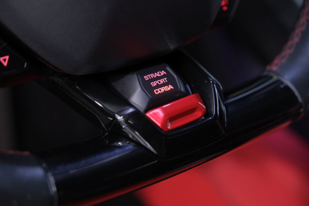 Used 2021 Lamborghini Huracan EVO RWD image 39