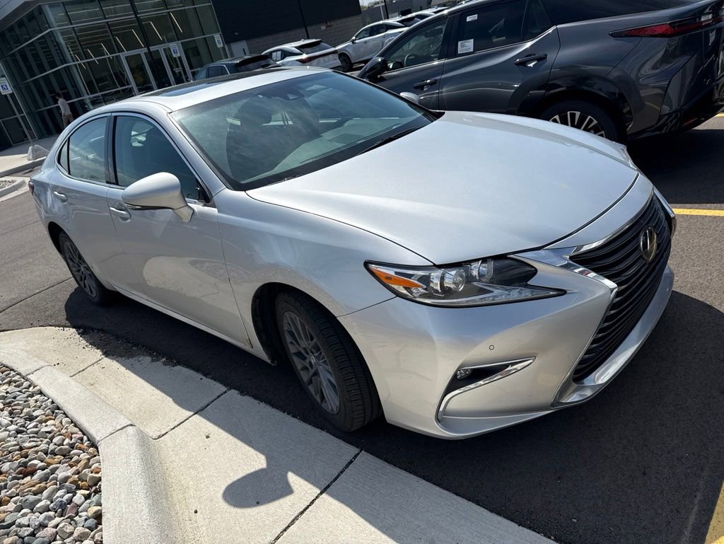 Used 2018 Lexus ES 350 w/ Premier Package FWD image 2