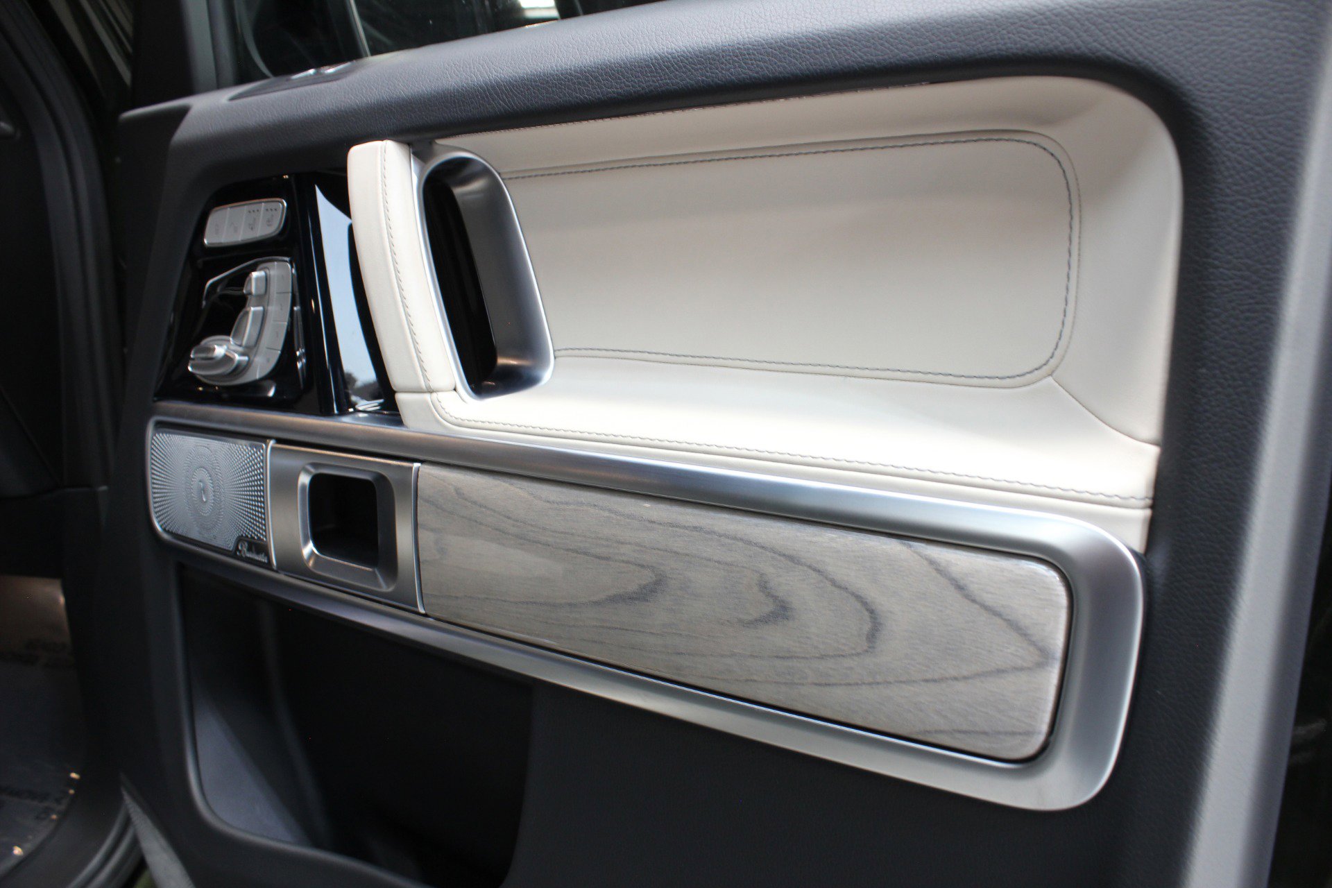 Used 2022 Mercedes-Benz G 550 w/ Exclusive Interior Package image 81