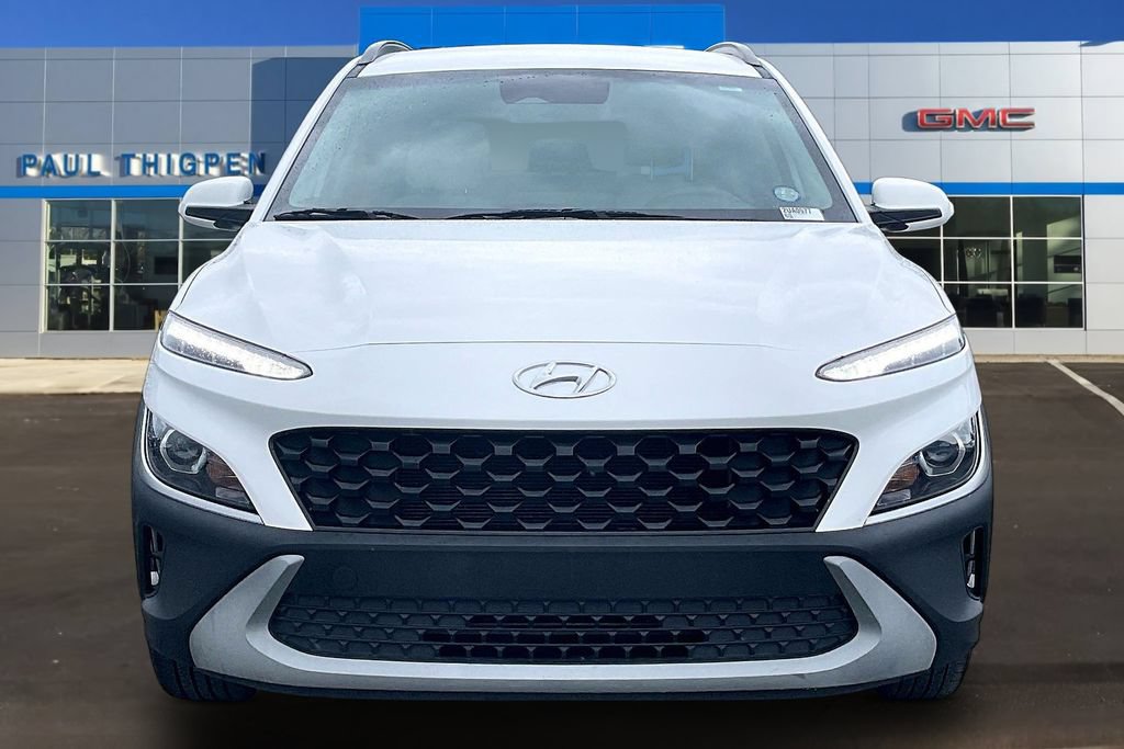 Used 2022 Hyundai Kona SEL FWD image 2