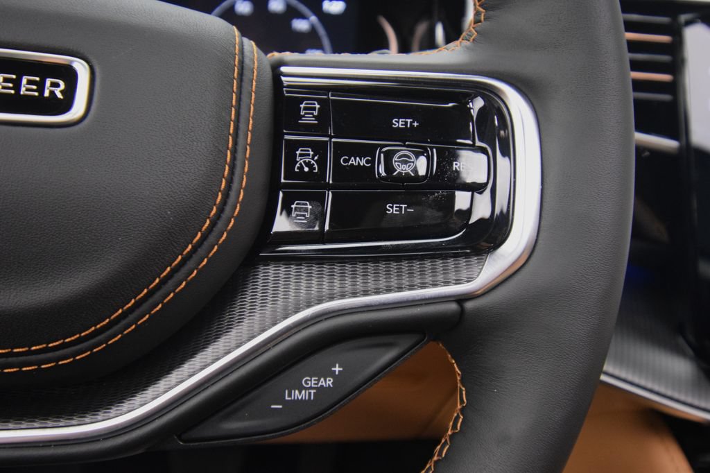 New 2026 Jeep Grand Wagoneer L Summit AWD/4WD image 30