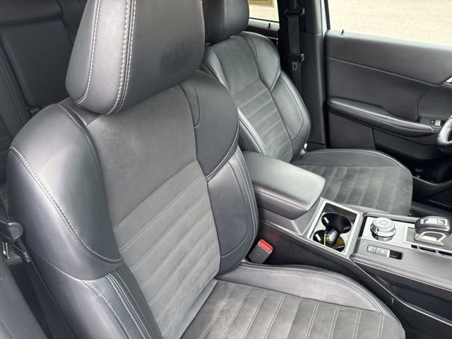 Used 2024 Mitsubishi Outlander SE AWD/4WD image 16