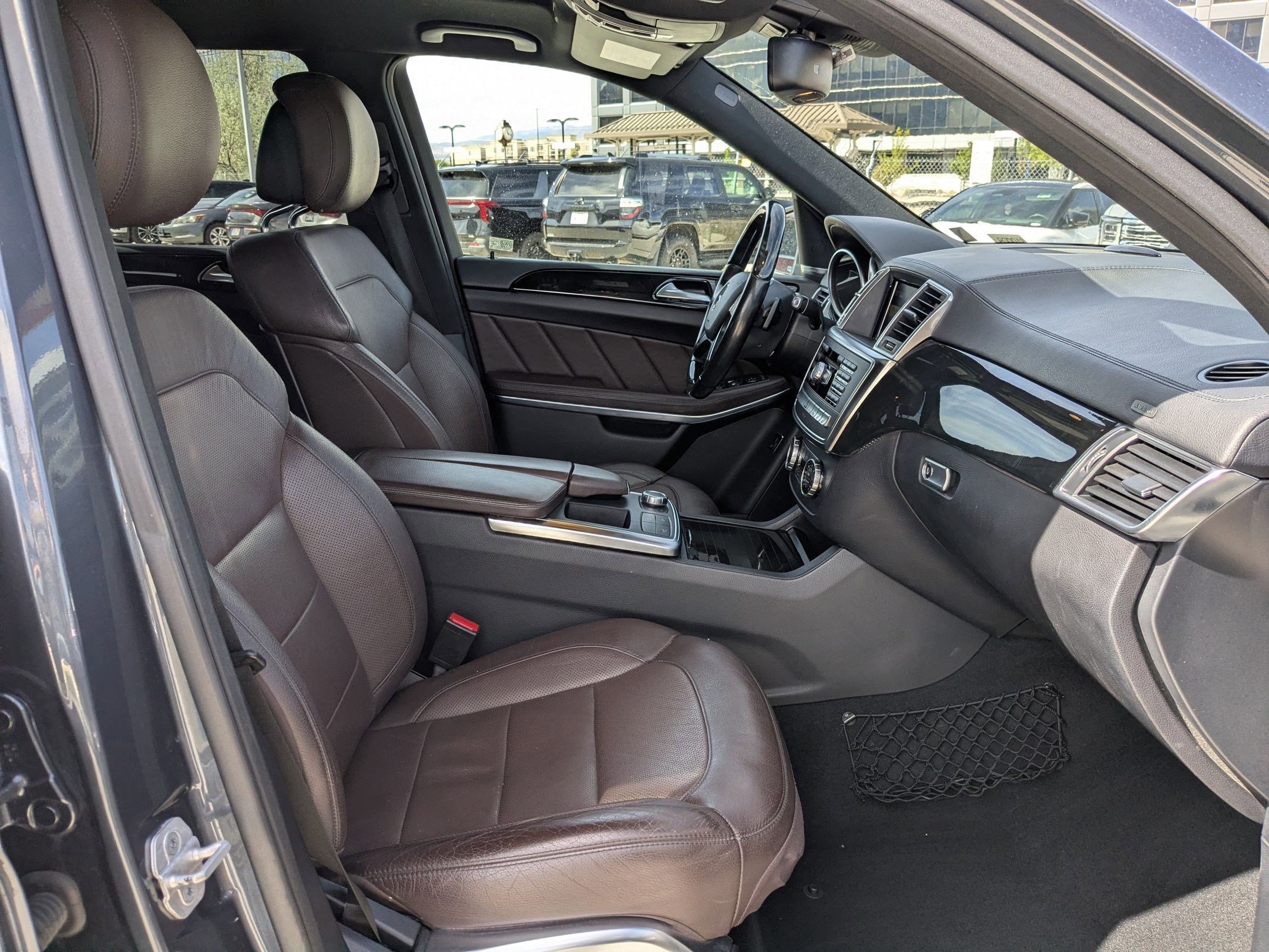 Used 2016 Mercedes-Benz GL 550 4MATIC image 31