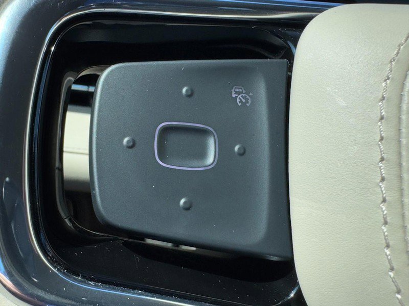 Certified 2024 Lincoln Nautilus Premier image 18