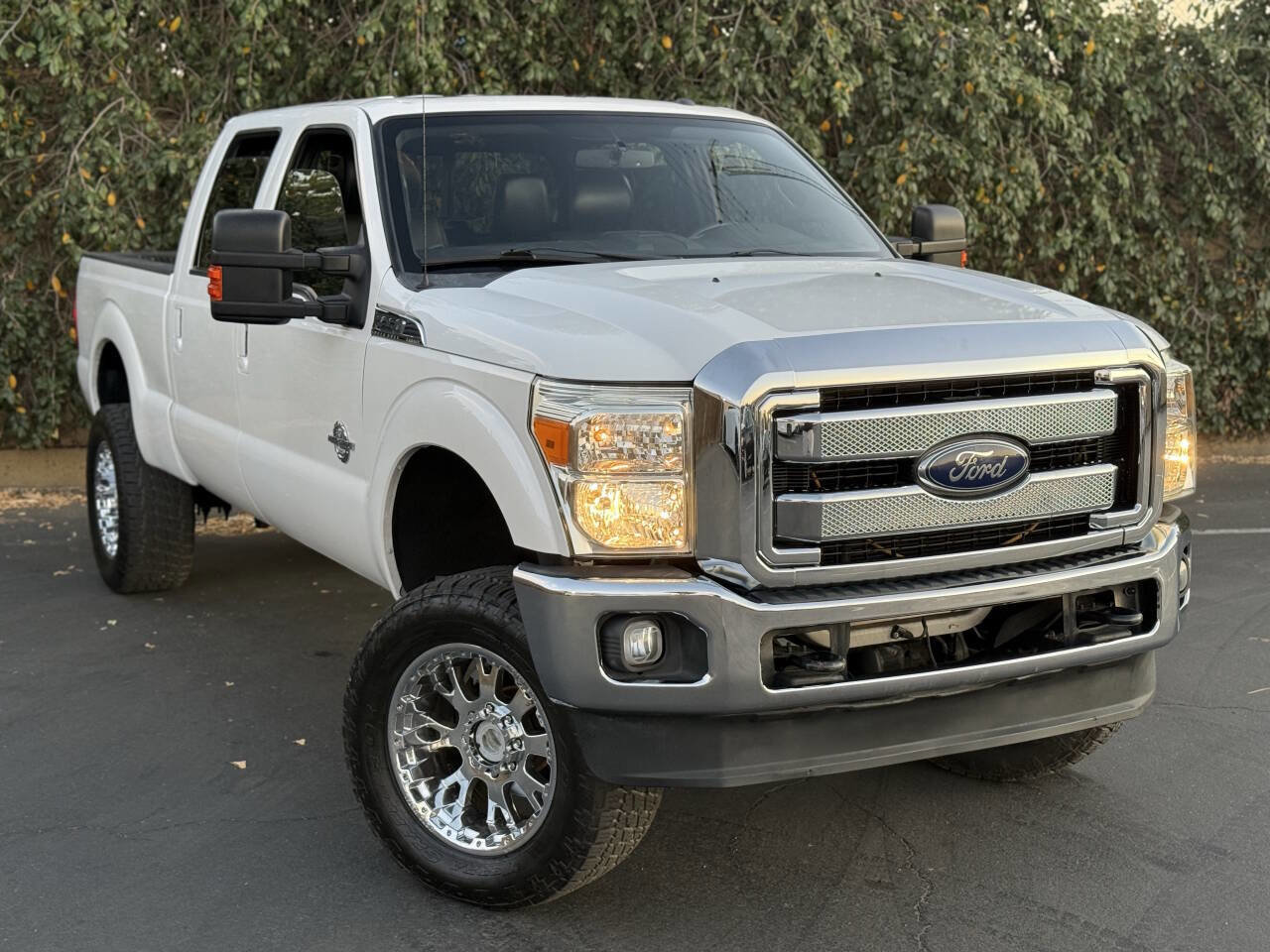 Used 2016 Ford F250 Lariat w/ Lariat Ultimate Package image 3