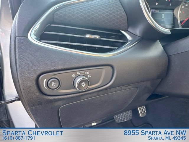 Used 2017 Chevrolet Malibu LT FWD image 14