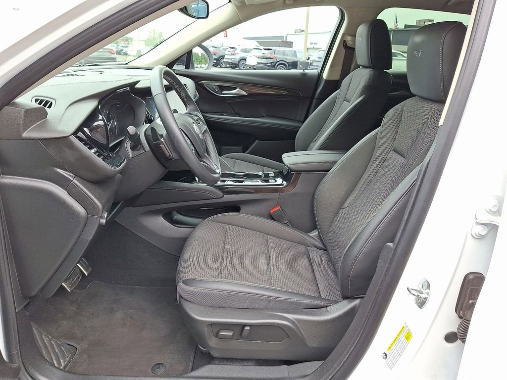 Used 2023 Buick Envision Preferred w/ Sport Touring Package image 15