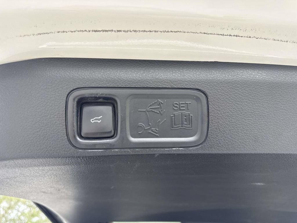 Used 2021 Ford Expedition Platinum AWD/4WD image 13