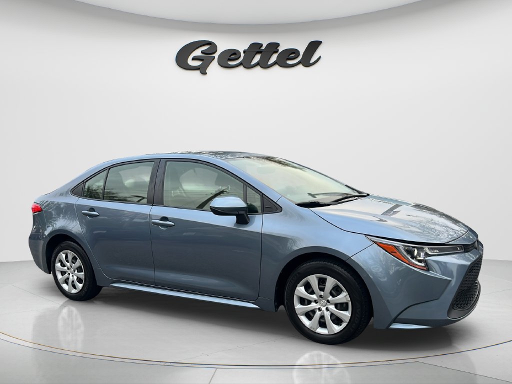 Used 2022 Toyota Corolla LE FWD image 3