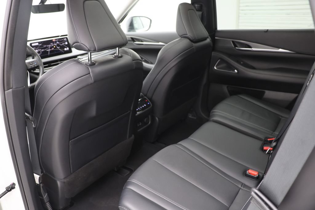 Used 2023 INFINITI QX60 Luxe w/ Performance Audio Package AWD/4WD image 10
