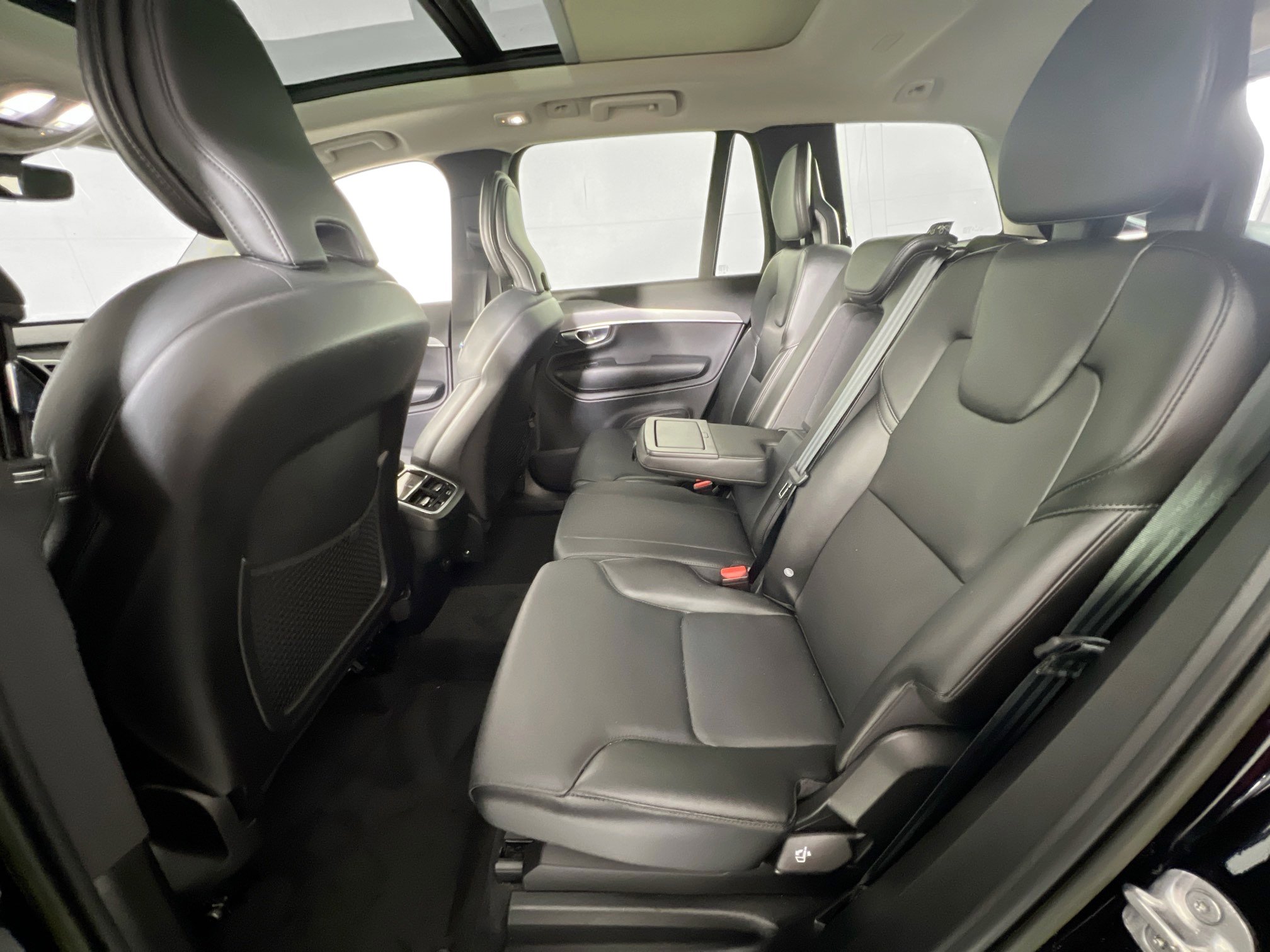 Used 2023 Volvo XC90 B5 Core w/ Protection Package Premier image 25