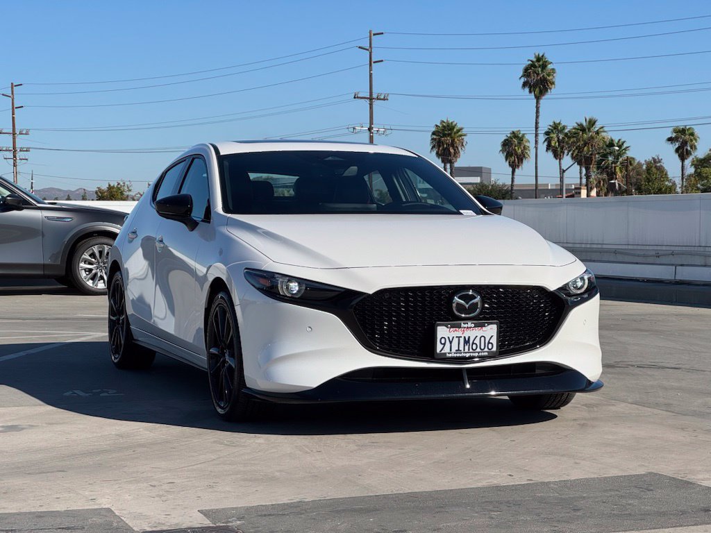 Used 2026 MAZDA MAZDA3 Hatchback w/Premium Plus Pkg AWD/4WD image 4
