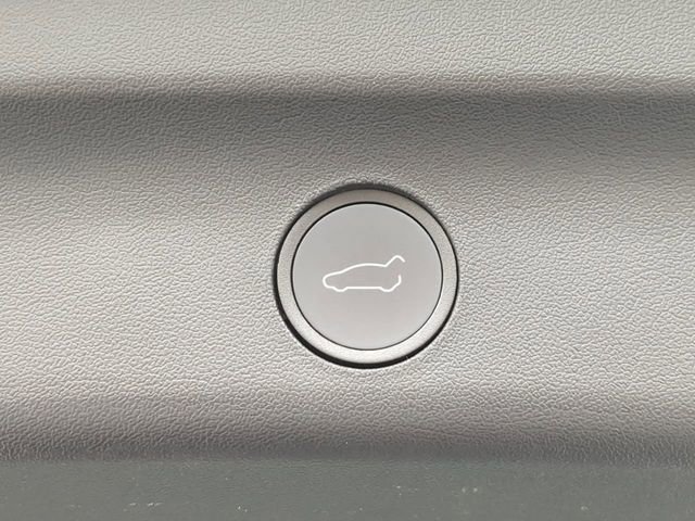 Used 2022 Tesla Model Y Performance image 15