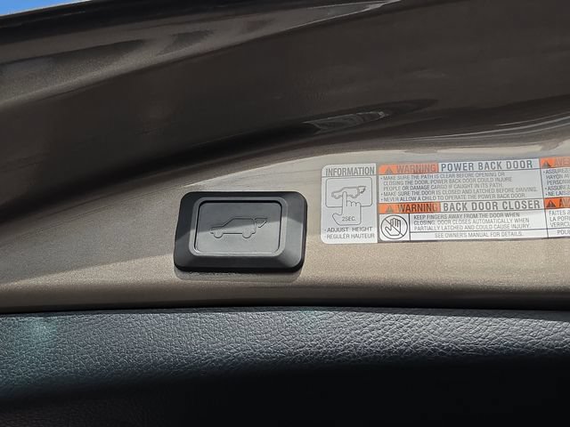Used 2015 Toyota RAV4 XLE AWD/4WD image 7