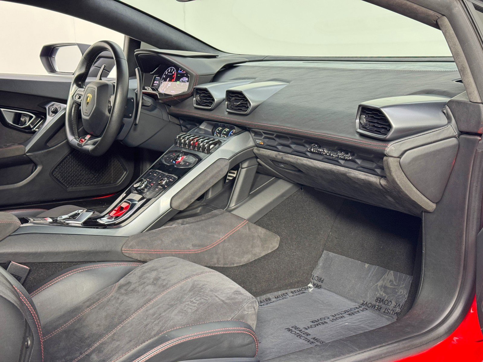 Used 2015 Lamborghini Huracan LP 610-4 image 32