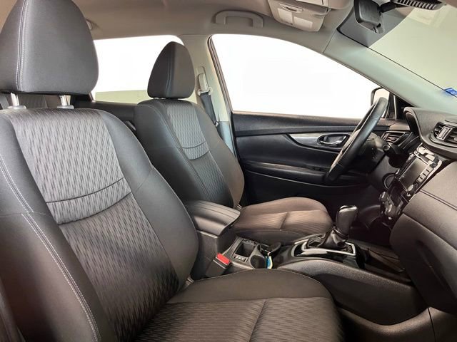 Used 2020 Nissan Rogue SV image 10