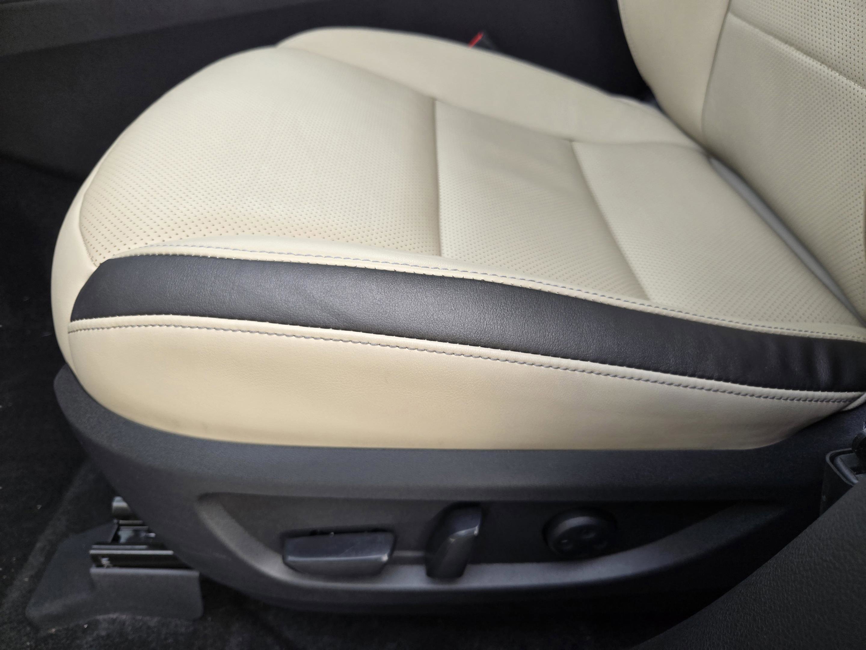 Used 2022 INFINITI QX50 Luxe AWD/4WD image 19