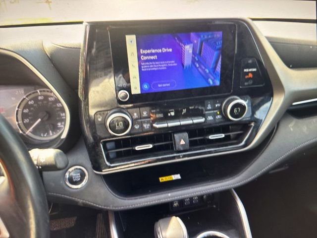 Used 2023 Toyota Highlander XLE FWD image 9